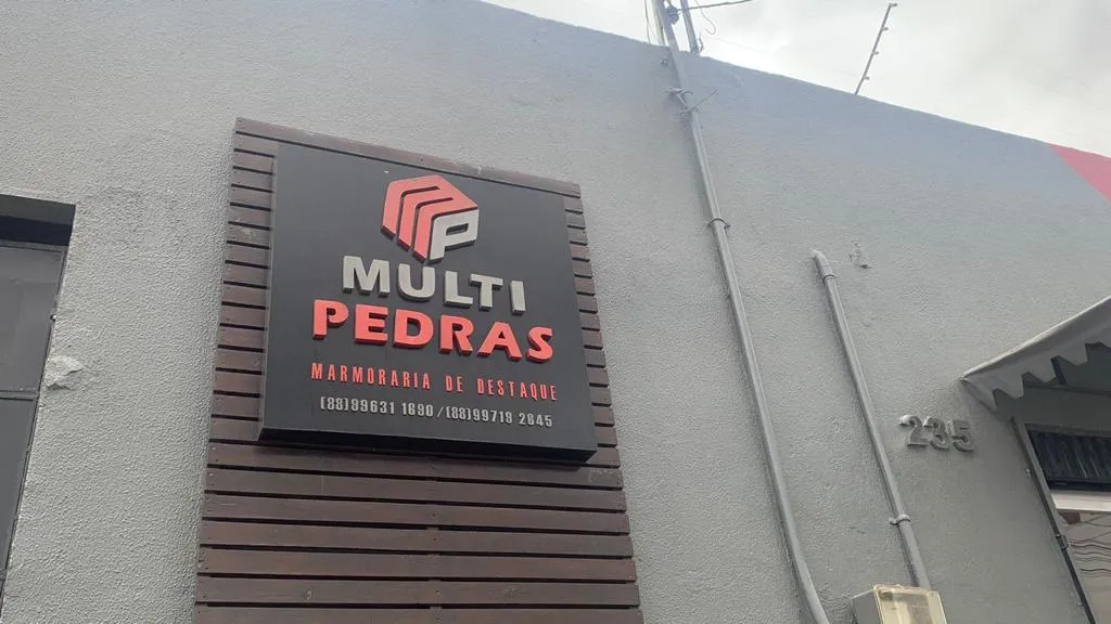 Fachada da Multipedras em Sobral
