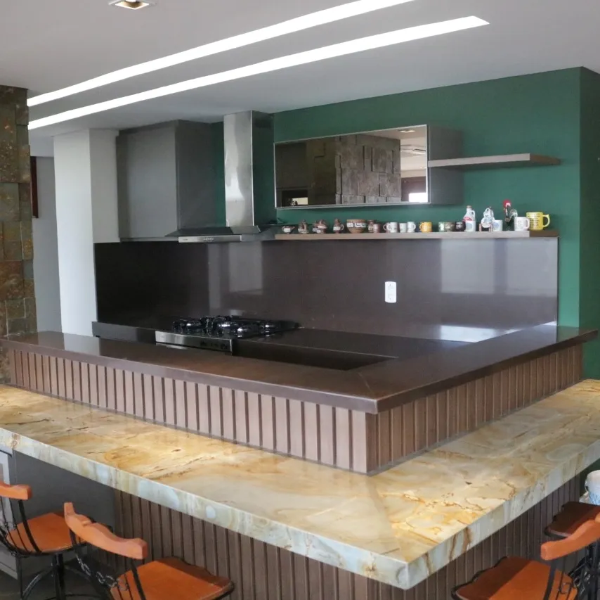 Cozinhas e áreas gourmet em Marrom Absoluto e Azuli